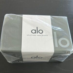 Alo uplifting yoga block